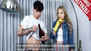 Manitaları arasından hediyesini en beğendiğine götünü açtı