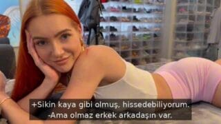 Annem yerdeki kağıdı alırken frikik verdi deliye döndüm
